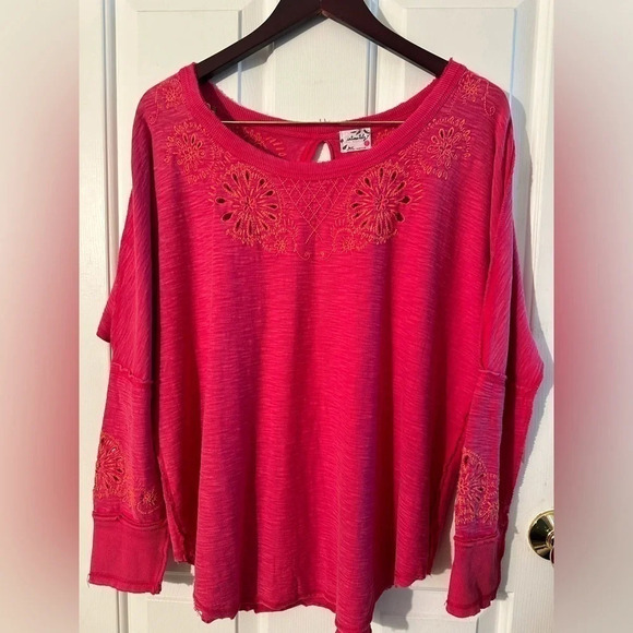 FREE PEOPLE Intimately SMALL Pink Embroidered Oversized Backless Cut Out Raw Hem - Picture 3 of 11